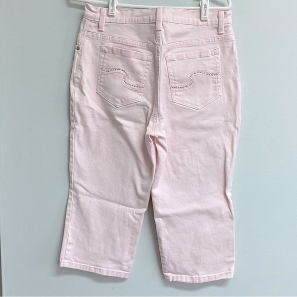 2 for $20 or 5 for $40
GLORIA VANDERBILT CAPRIS - SZ 8 - Picture 4 of 9